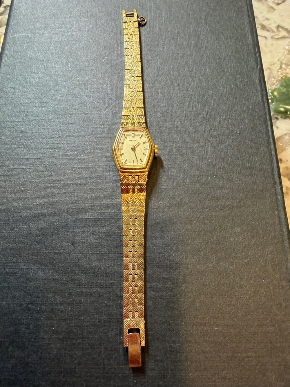 Vintage 1979 Seiko Gold-Tone Women's Bracelet Watch-wind up